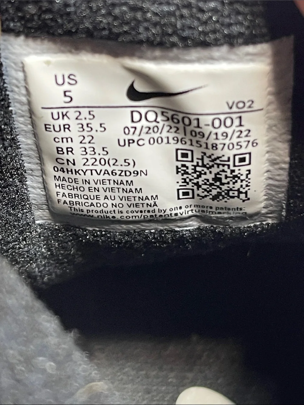 Nike City Classic Black and White Women's Trail Sneakers Size 5
